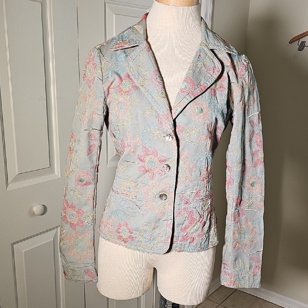 Johnny Was Embroidered Floral Pastel Women's Jacket Size XS. Gray/blue. Excelant